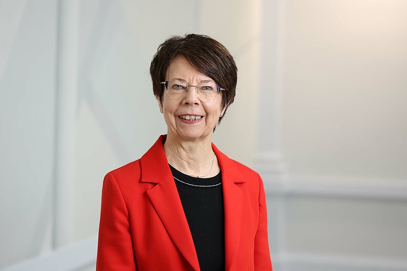 Dr. Petra Püchner